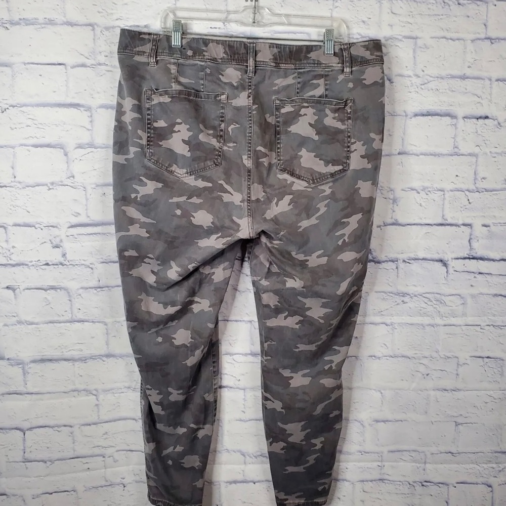 Lane Bryant SZ 20 Camo Pants - Picture 3 of 7